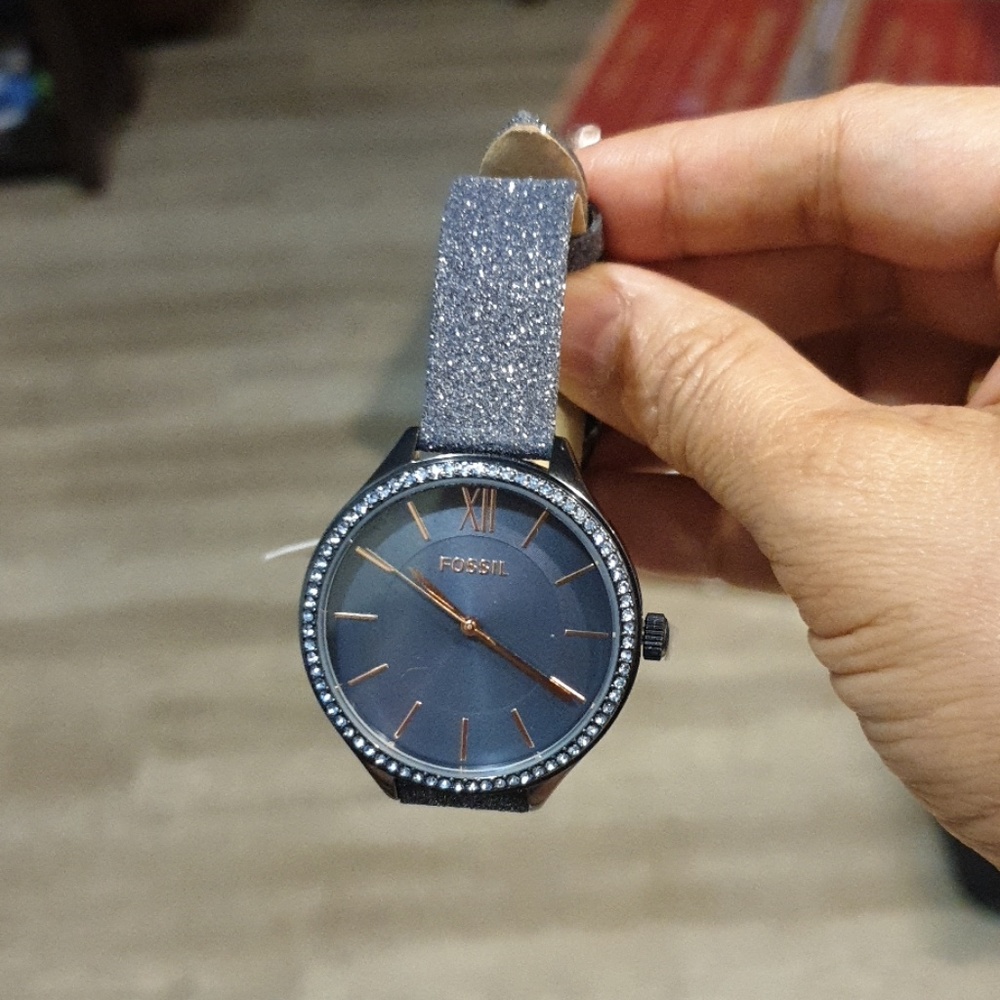 Watch - Picture 3 of 3